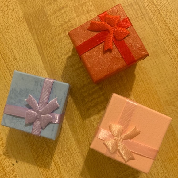 Cushion Cut Peacock Blue Topaz Ring size 7 - Picture 3 of 3